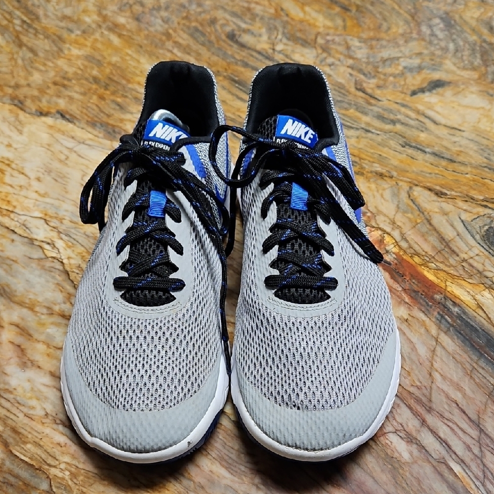 NIKE Men's Gray Running Shoes - 11